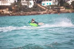 Jobe Revolve Funtube - 2 Persoons 11 Jobe Revolve Funtube - 2 Persoons -Professionele winkel voor buitensportartikelen 230220001 actionshot 4 big resultaat