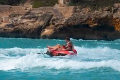 Jobe Triplet Funtube - 3 Persoons 7 Jobe Triplet Funtube - 3 Persoons -Professionele winkel voor buitensportartikelen 230320006 actionshot 3 big resultaat